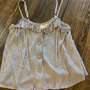 Super cute Universal Thread crop tank